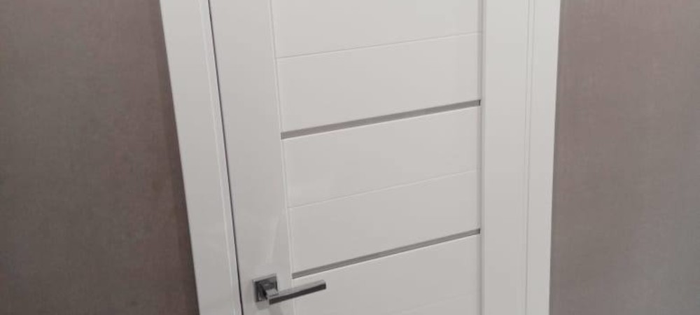 Установили межкомнатную дверь из ПВХ